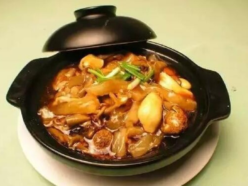 Gecun Village Casseroles